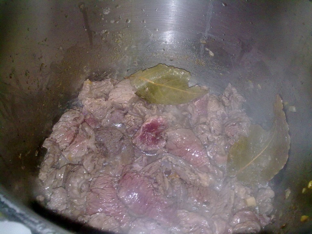 Carnita de taur in sosulet.