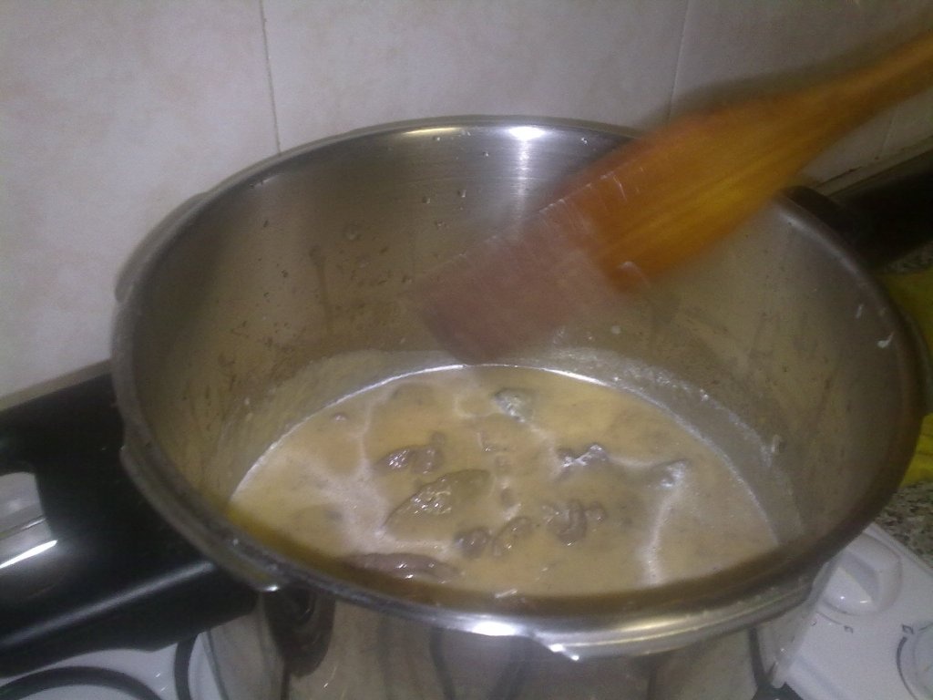 Carnita de taur in sosulet.