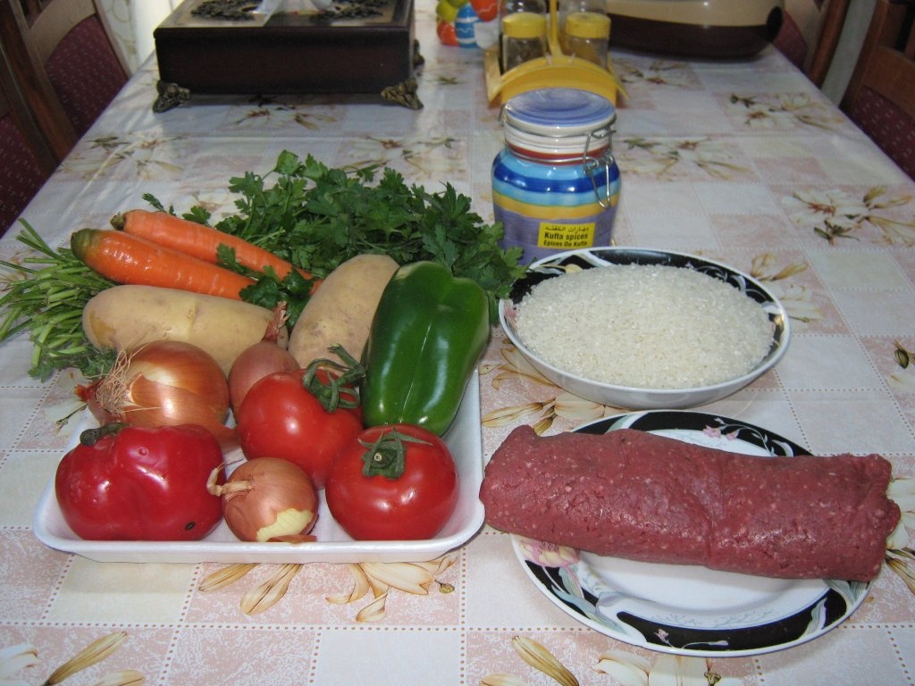 Daoud Pasha- Chiftelute la cuptor cu sos de rosii