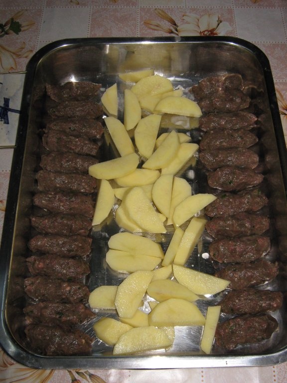 Chiftelute la cuptor cu sos de susan -Kofta bi tahini