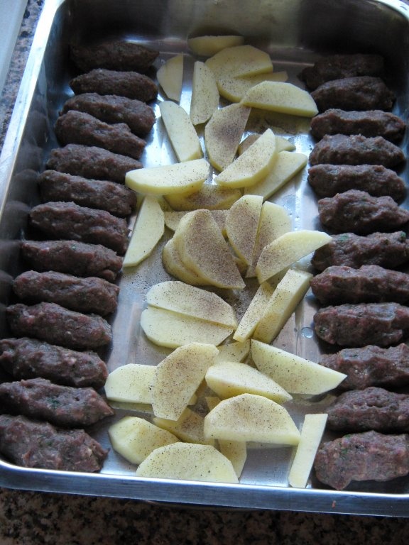 Chiftelute la cuptor cu sos de susan -Kofta bi tahini