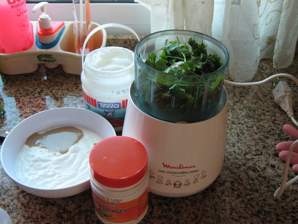 Salata de patrunjel verde cu iaurt-Bagdunesieh