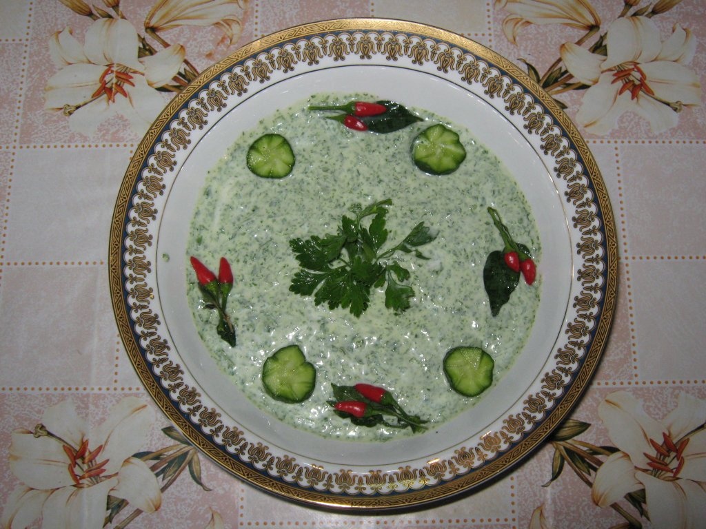 Salata de patrunjel verde cu iaurt-Bagdunesieh