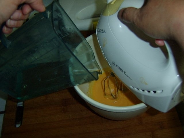 Prajitura cu branza de vaci si stafide