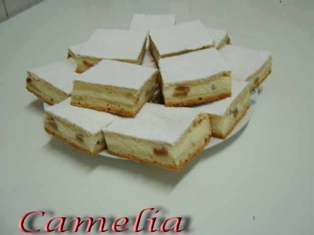 Prajitura cu branza de vaci si stafide