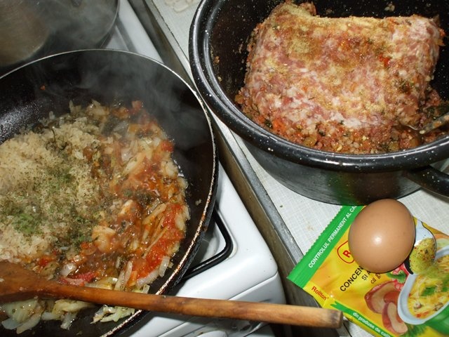 Perisoare de manzat cu sos de rosii