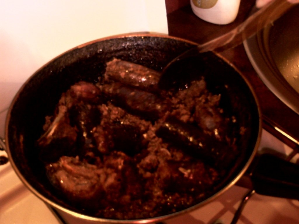 Mamaliga cu caltabos, carnat si costita de porc