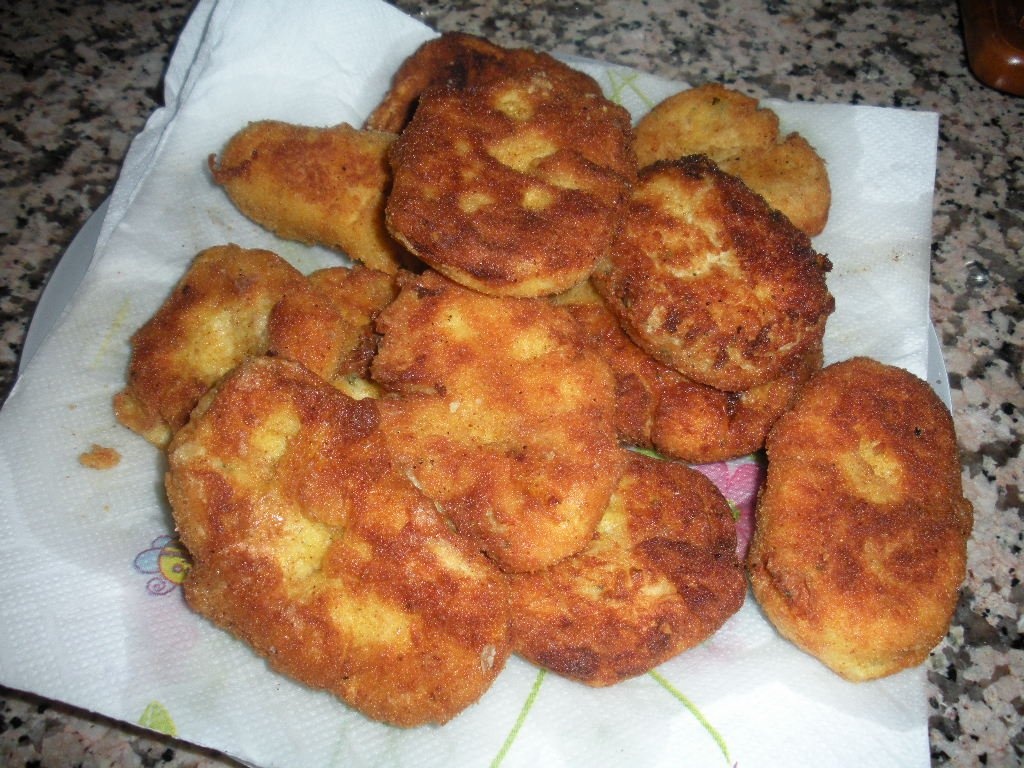 Chiftele cu cartofi si branza dulce