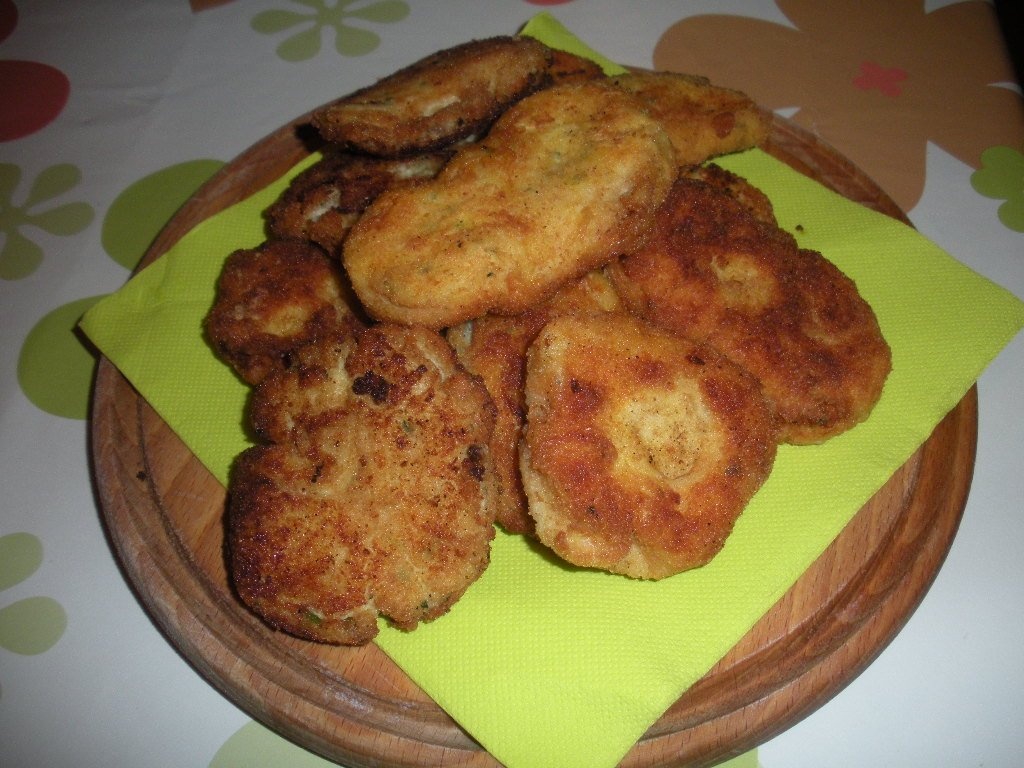 Chiftele cu cartofi si branza dulce