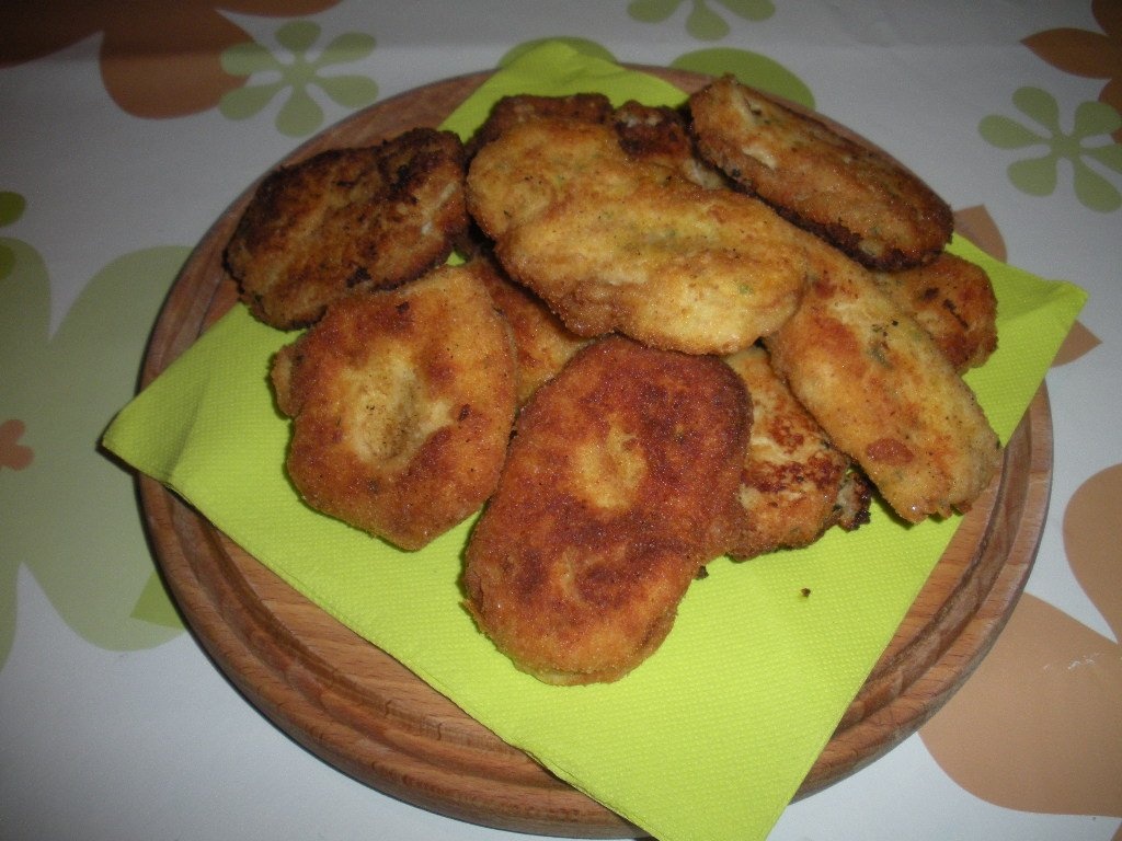 Chiftele cu cartofi si branza dulce