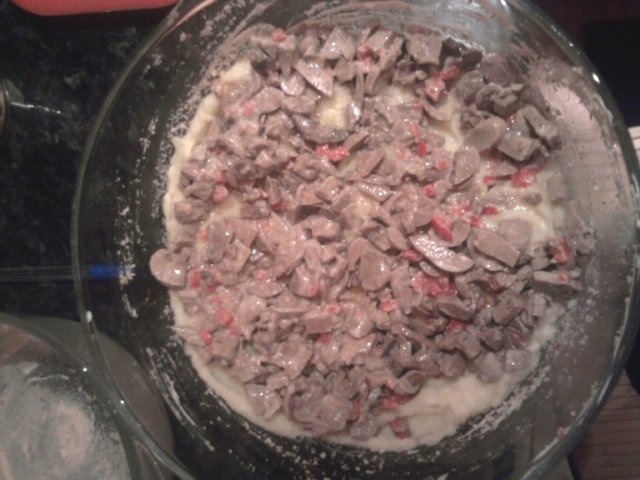 Musaca de cartofi cu carne de curcan, ciuperci si branzeturi