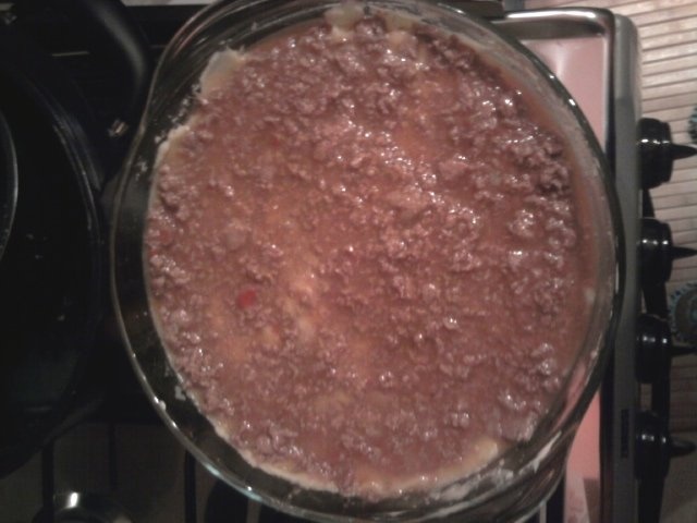 Musaca de cartofi cu carne de curcan, ciuperci si branzeturi