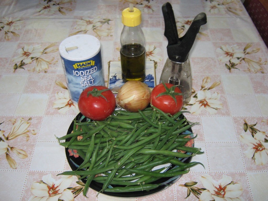 Salata orientala de fasole verde -Fasooleyah khodra bi zeit – specific tarilor arabe