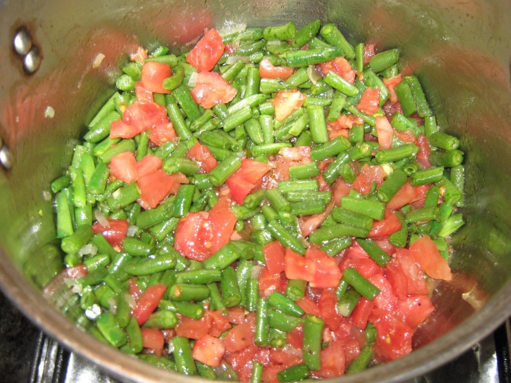 Salata orientala de fasole verde -Fasooleyah khodra bi zeit – specific tarilor arabe