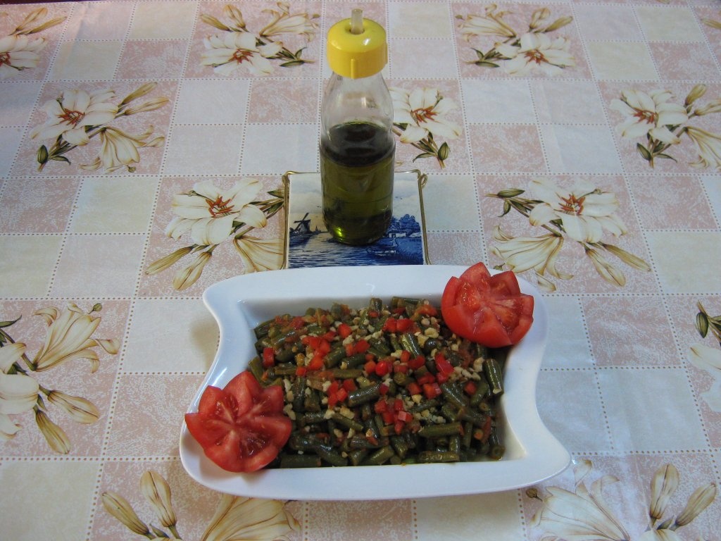 Salata orientala de fasole verde -Fasooleyah khodra bi zeit – specific tarilor arabe