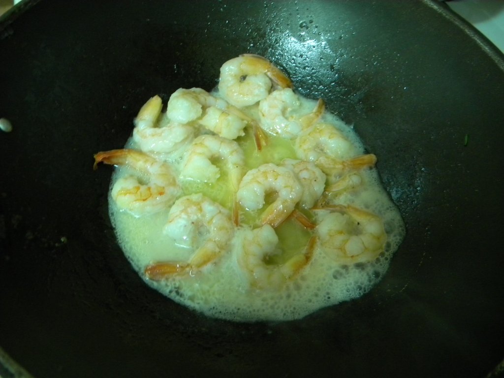 Creveti cu sos se samantana