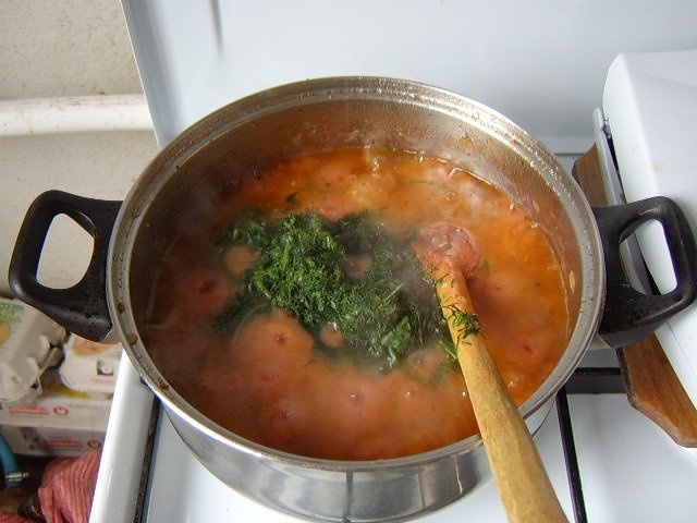 Mancare de castraveti murati cu carne de porc