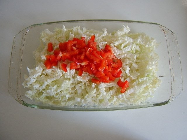 Salata cu telemea de vaca taiata cubulete