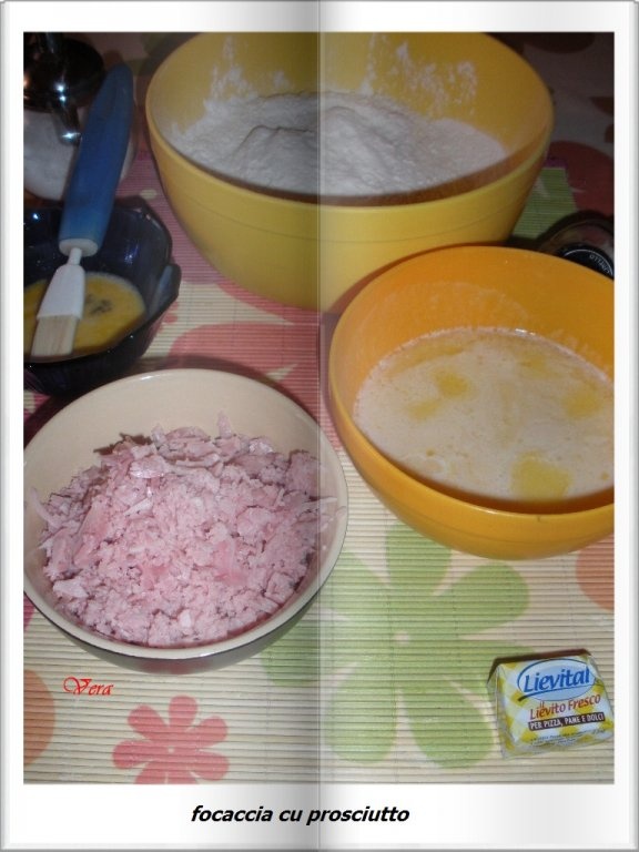 Focaccia cu prosciutto