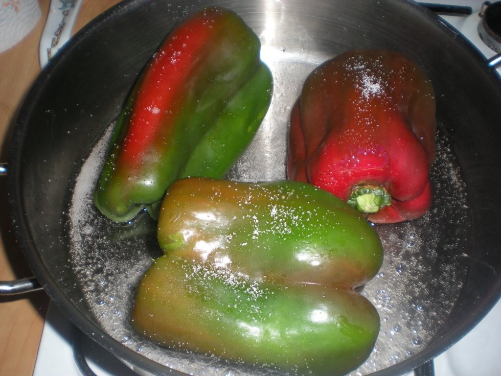 Ardei copti cu sos propriu(Pimientos asados)