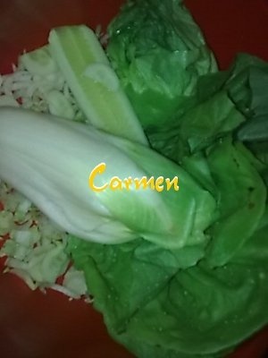 Aripioare de pui,pulpa de porc condimentate cu garnitura de cartofi la tava