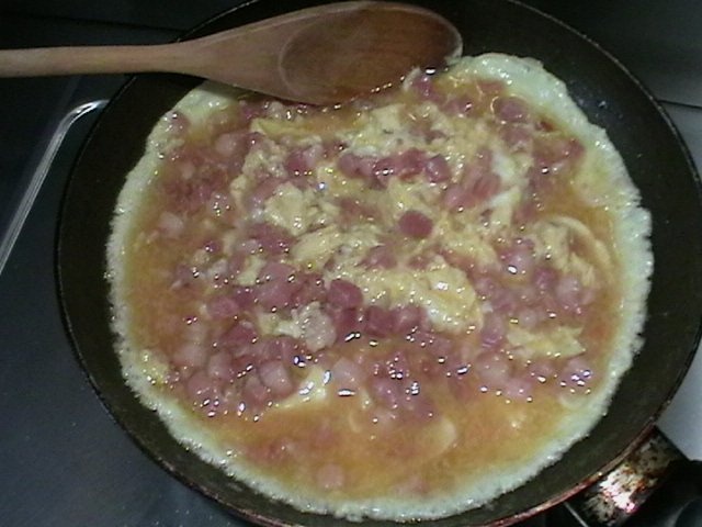 omleta cu pancetta affumicata