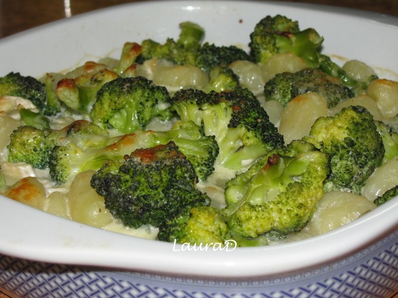 Gnocchi cu broccoli si branza albastra