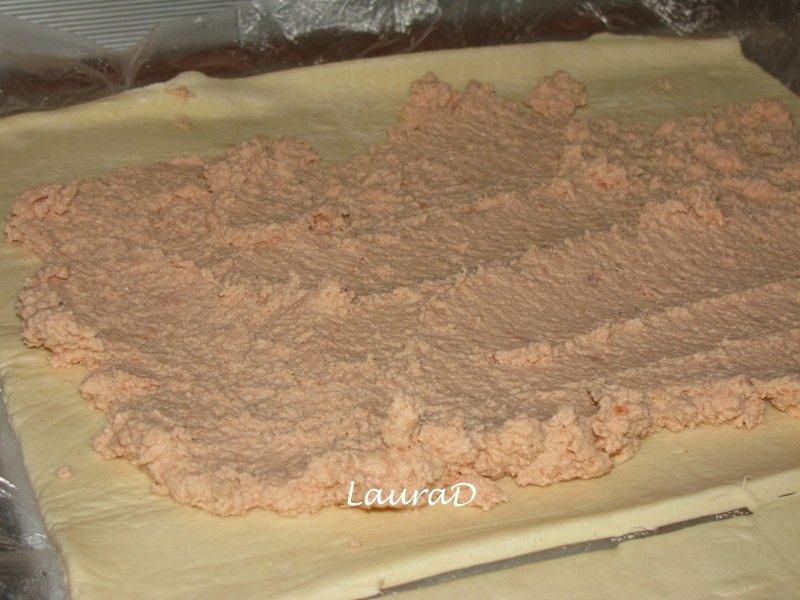 Mini-rulouri cu cremvursti