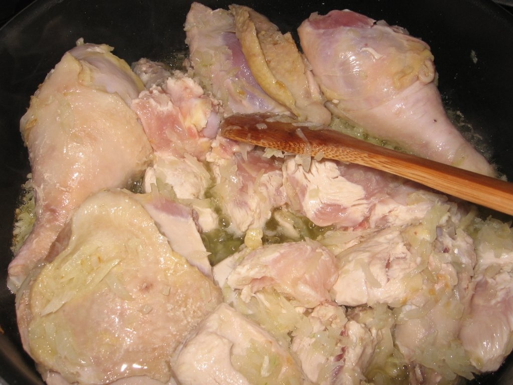 Papricas din carne de gaina si ciuperci