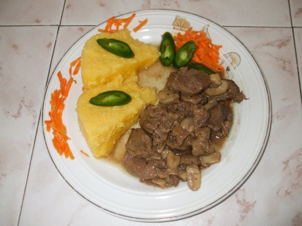 Tocanita de iepure cu ciuperci