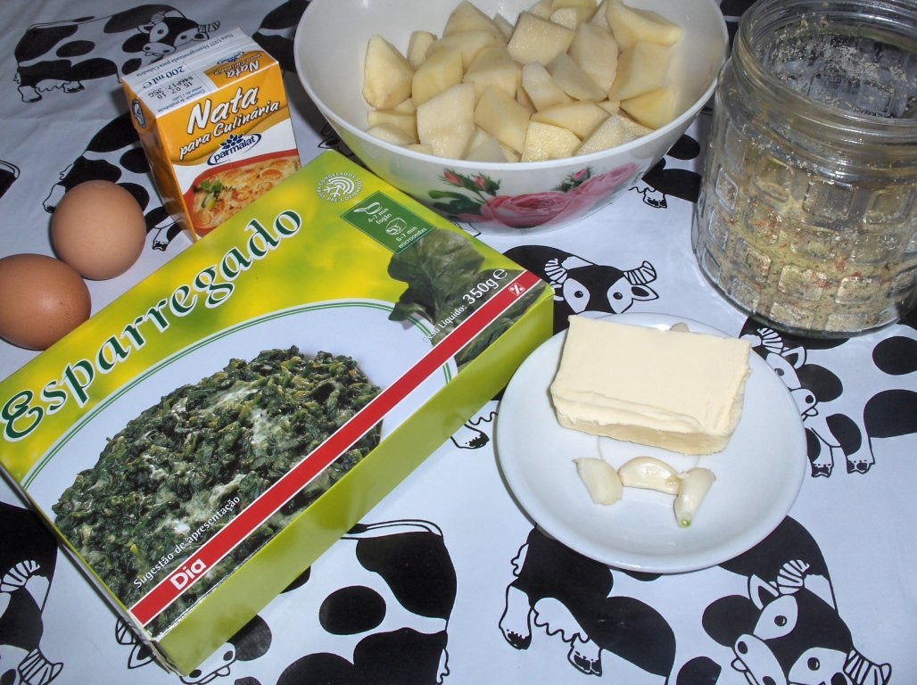 Crema de spanac cu cartofi si torta de oua