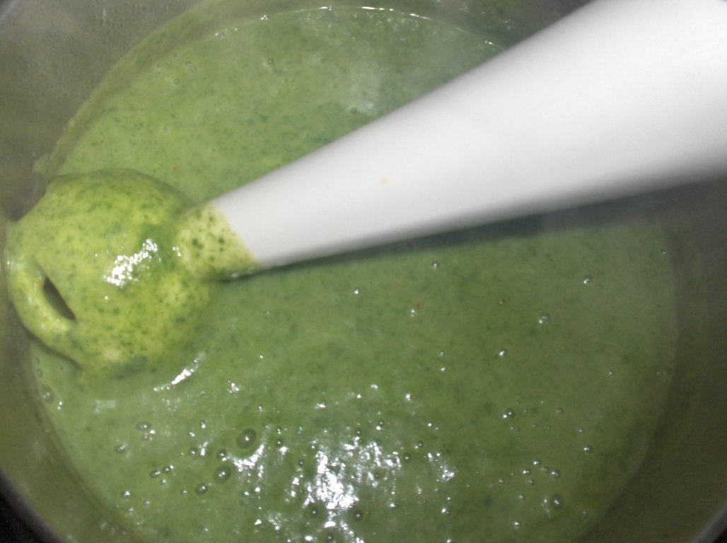 Crema de spanac cu cartofi si torta de oua