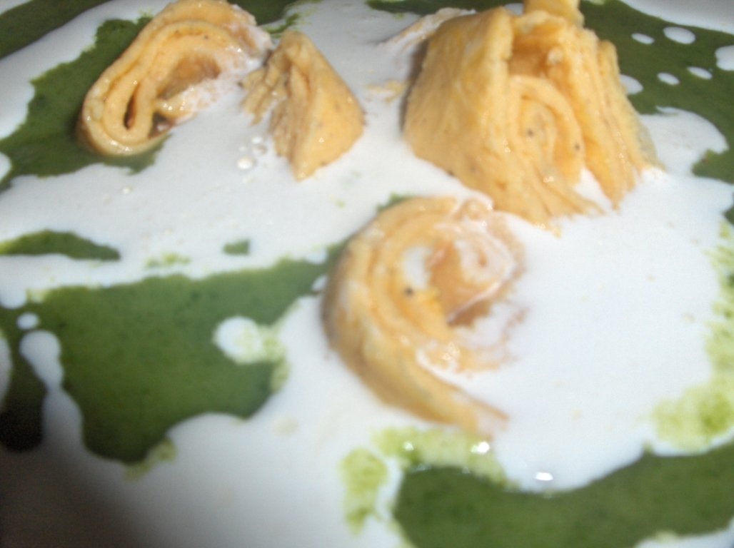 Crema de spanac cu cartofi si torta de oua