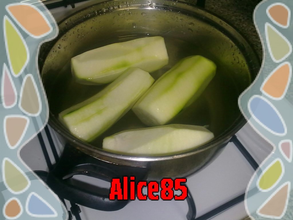 Chiftele din dovlecel si ton