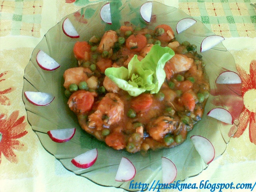 Mancarica de mazare cu cartofi si piept de pui