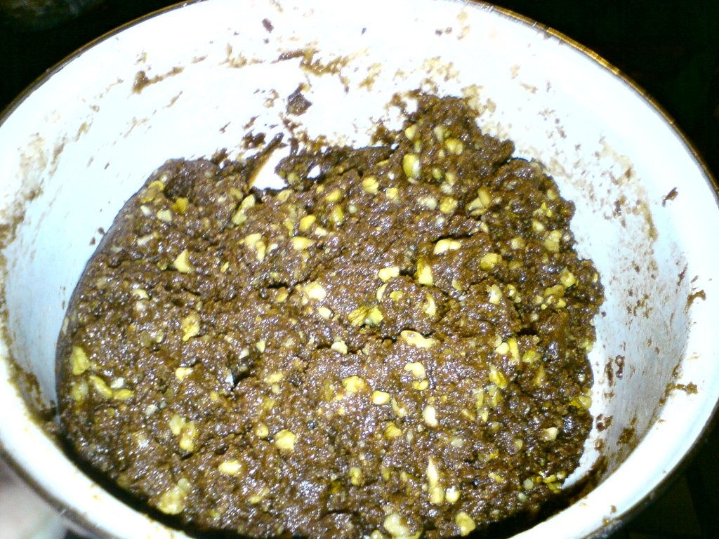 Salam de biscuiţi reţetă  cu nucă si rahat