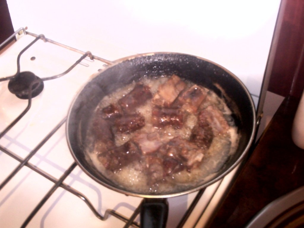 Mamaliga cu intinsoare de carnat