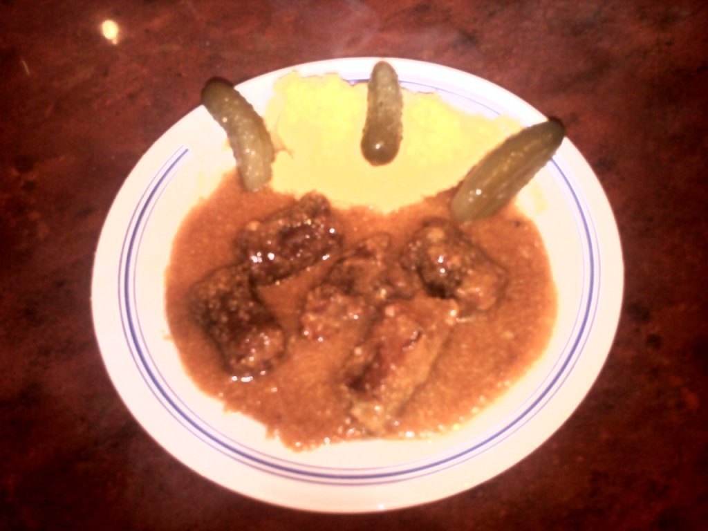 Mamaliga cu intinsoare de carnat