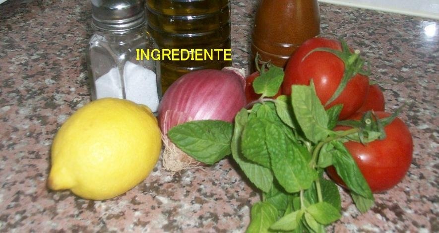 Salata de rosii cu ceapa rosie si menta(specific arab)