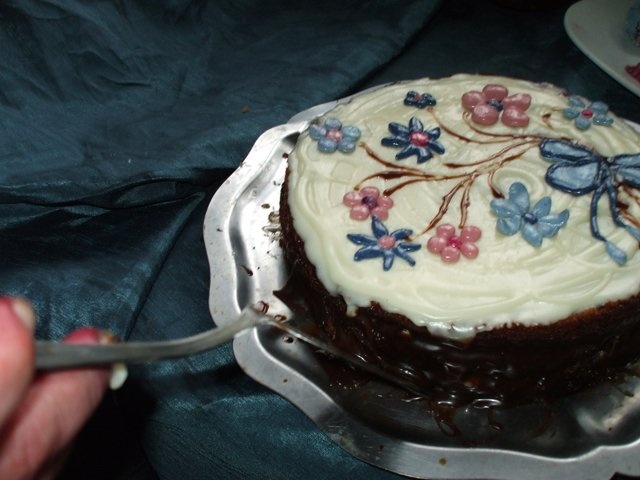 Tort de ciocolata cu blat de caise