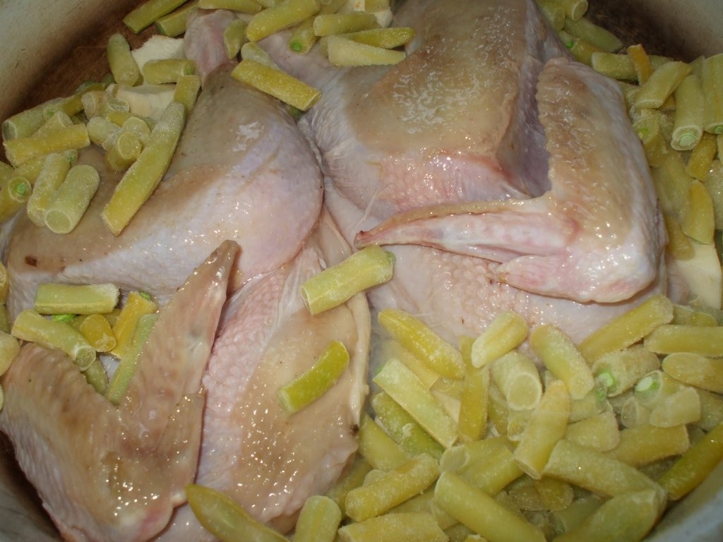 Pui la cuptor cu fasole verde