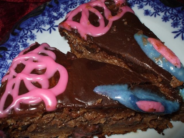 Tort de ciocolata cu blat de capsuni