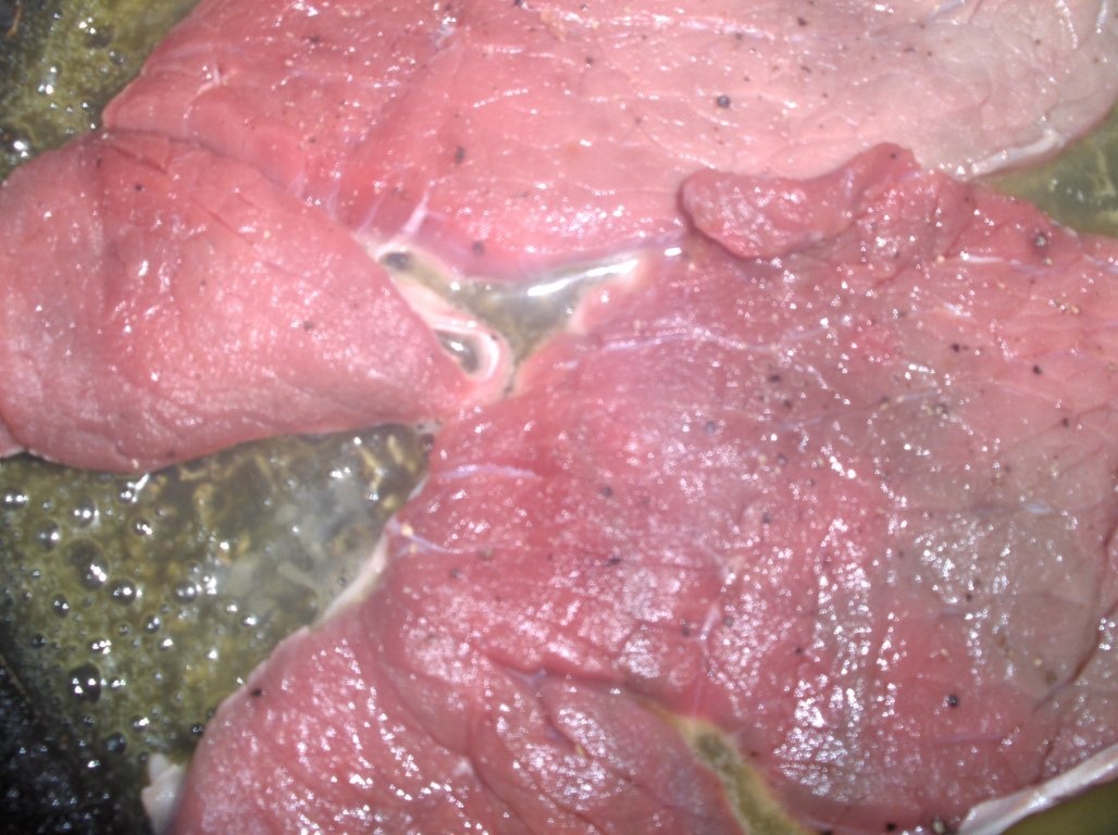 ´´Bife flambe´´ cu sos de ciuperci