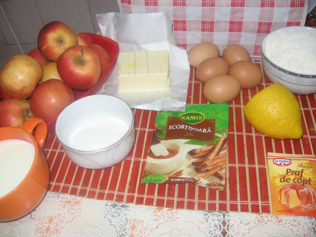Prajitura cu mere si bezea( sau cu branza dulce)
