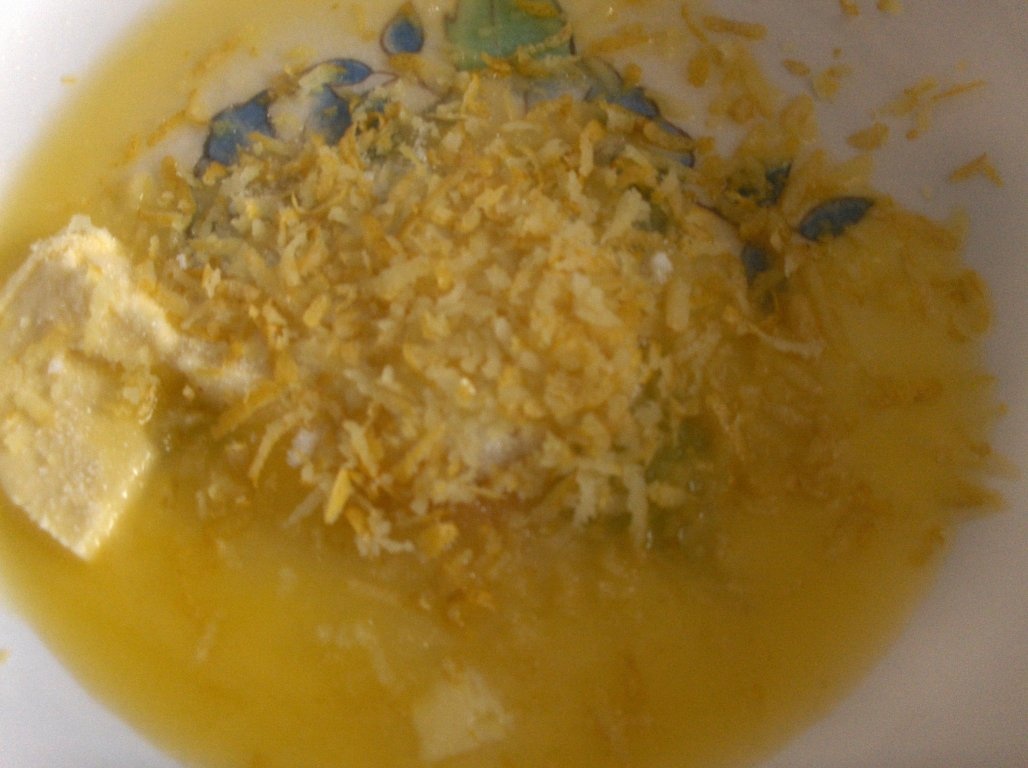 Clatite de branza dulce si stafide imbatate la cuptor(reteta portugheza)