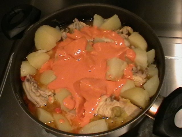 ostropel de pui cu cartofi