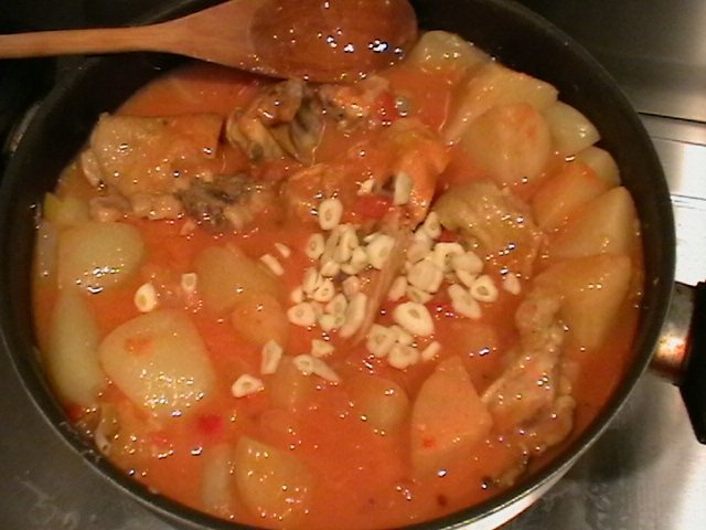 ostropel de pui cu cartofi