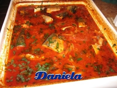 macrou cu sos de rosii