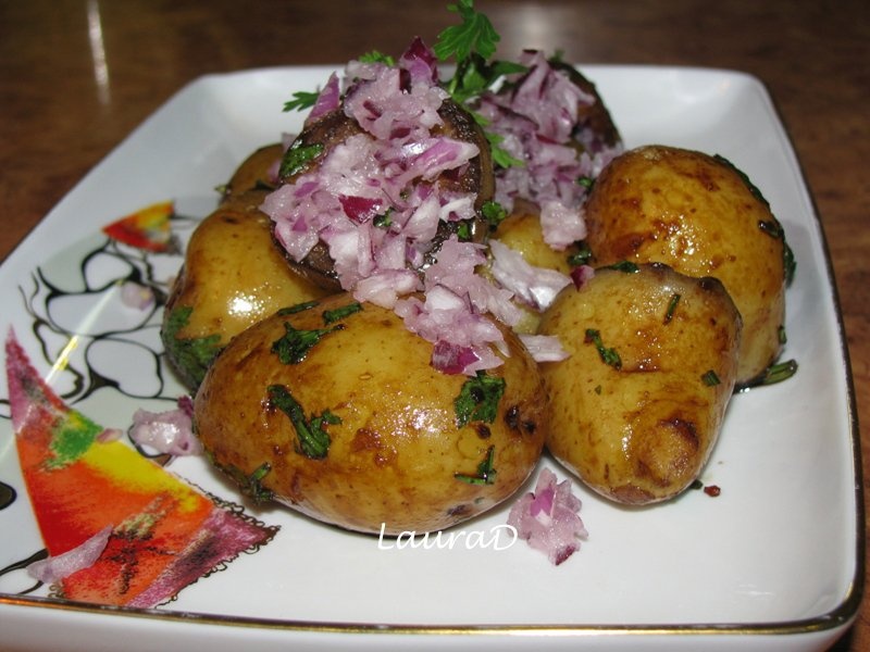 Salata calda de cartofi noi