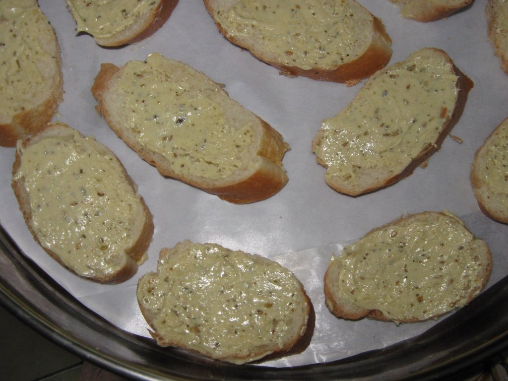 Paine cu usturoi la cuptor